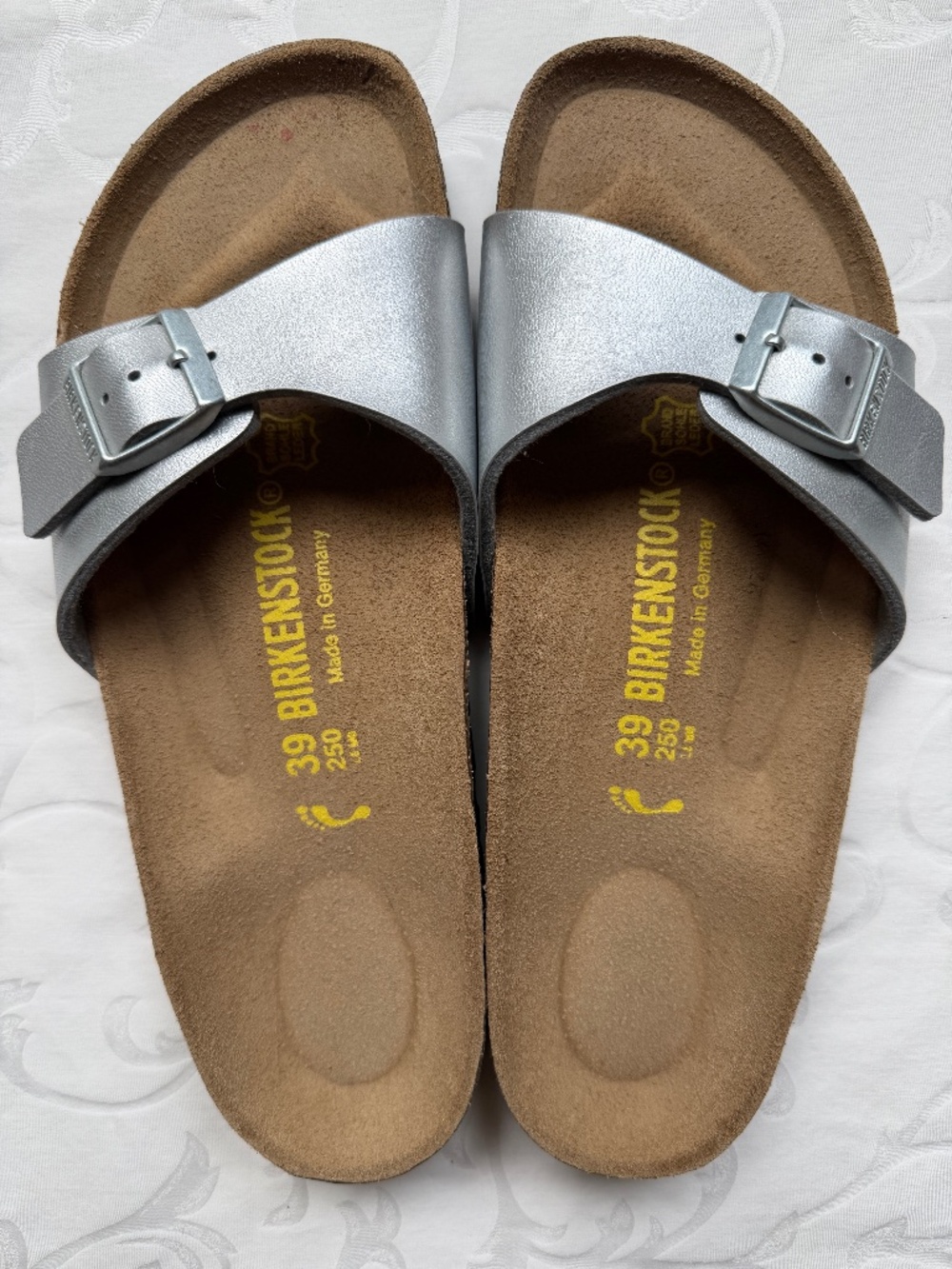 Birkenstock Women’s Madrid Silver Strap Sandal Sz 39 Sz 8-8.5